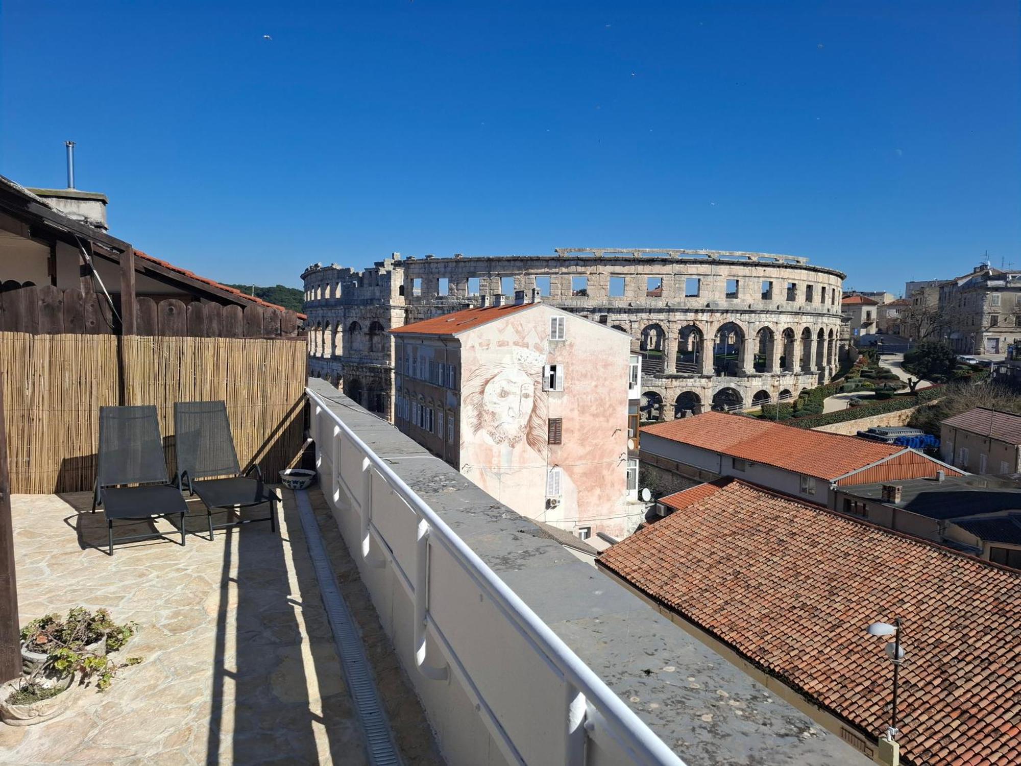 Terrace Dream View Over Amphitheatre Pula Luaran gambar
