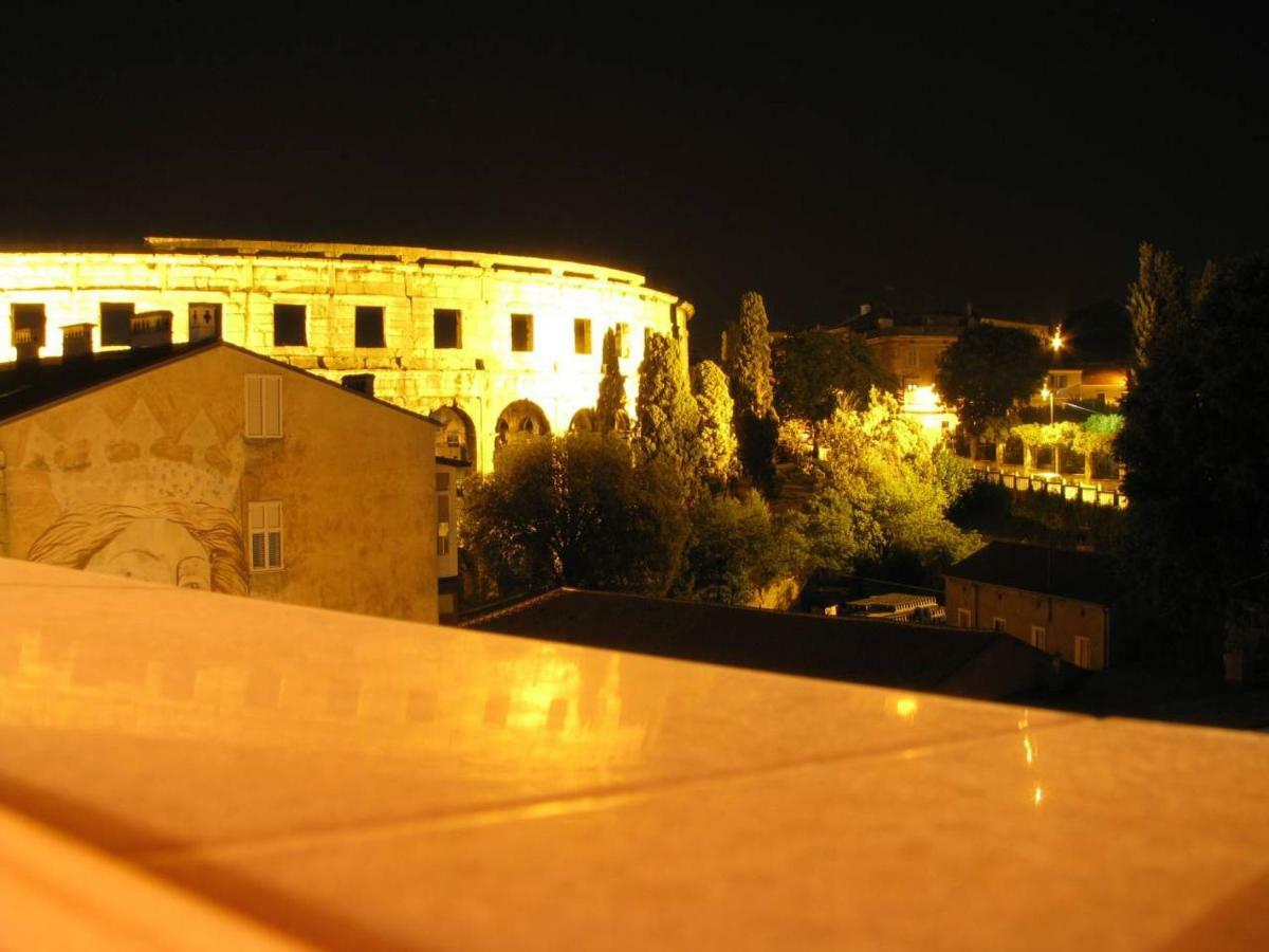 Terrace Dream View Over Amphitheatre Pula Luaran gambar